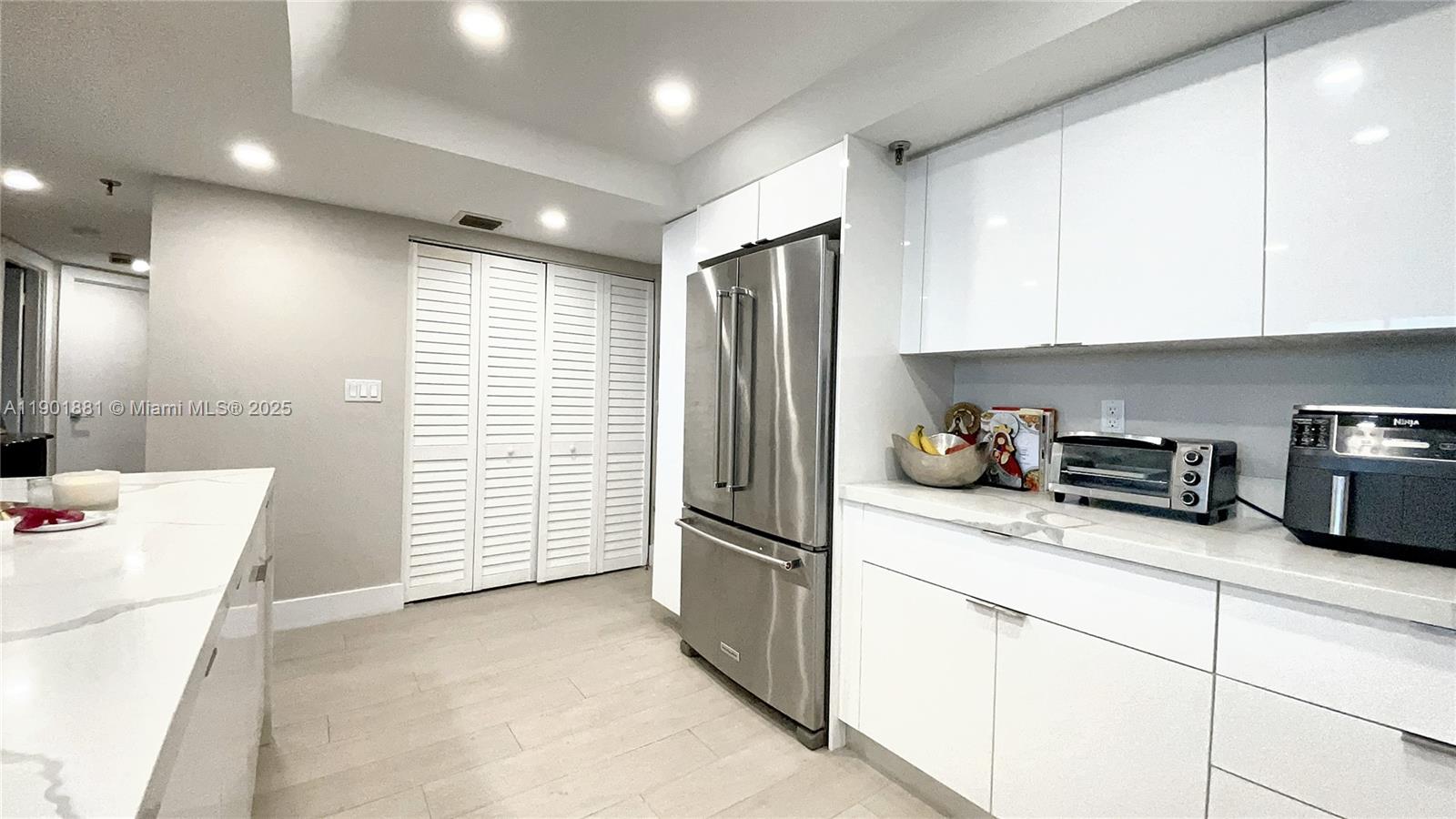 520 Brickell Key Dr #A1010 Miami, FL 33131 520 Brickell Key Dr #A1010 Miami, FL 33131