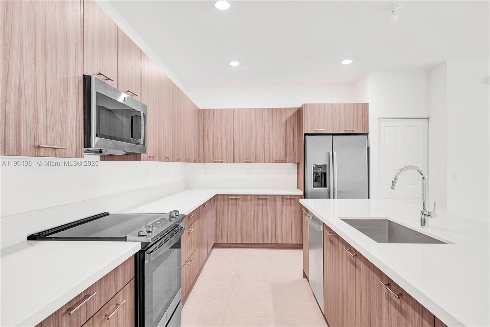 4614 NW 83rd Path #. Doral, FL 33166