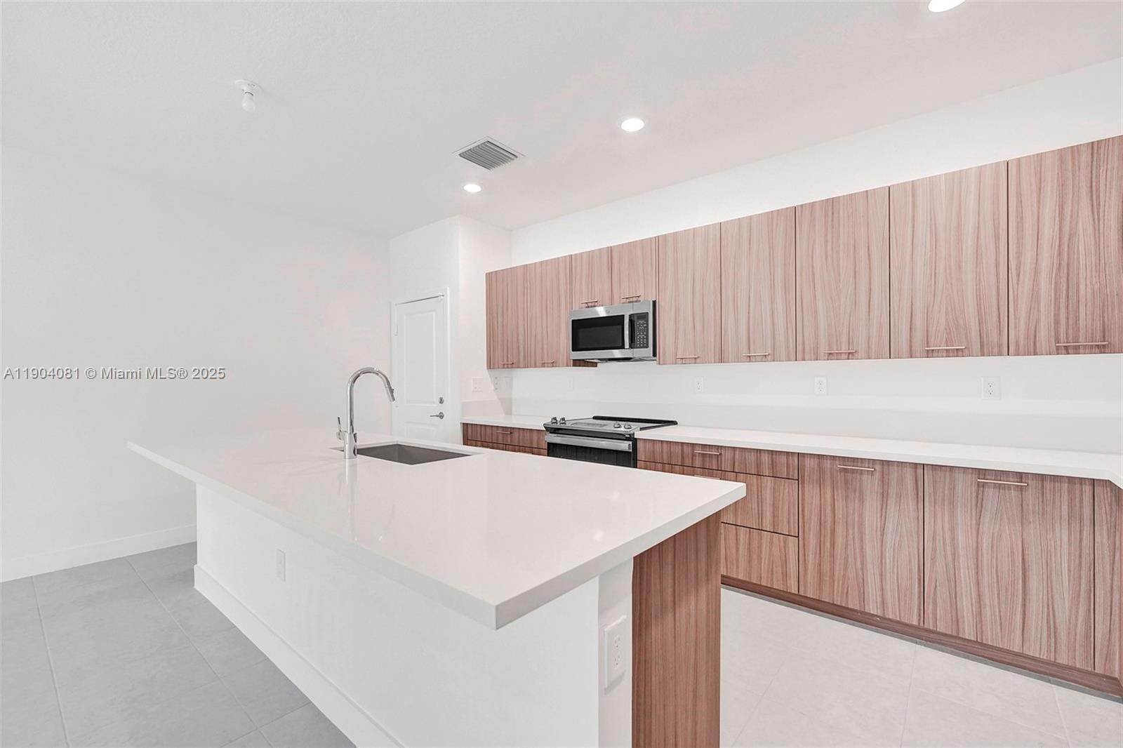 4614 NW 83rd Path #. Doral, FL 33166