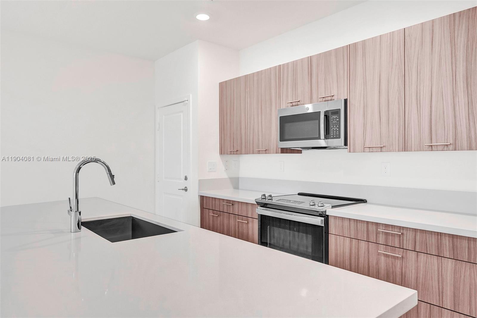 4614 NW 83rd Path #. Doral, FL 33166