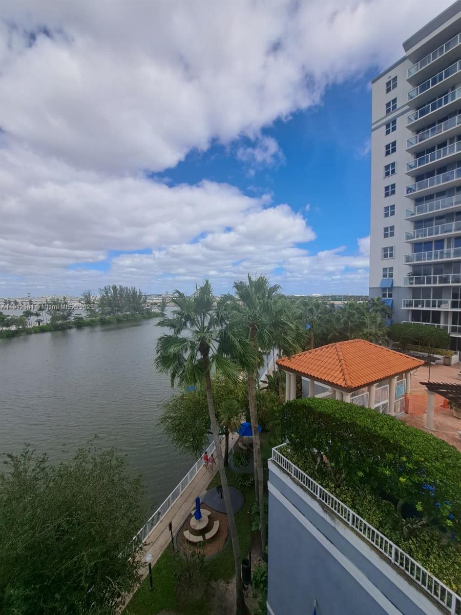 5085 NW 7th St #602 Miami, FL 33126