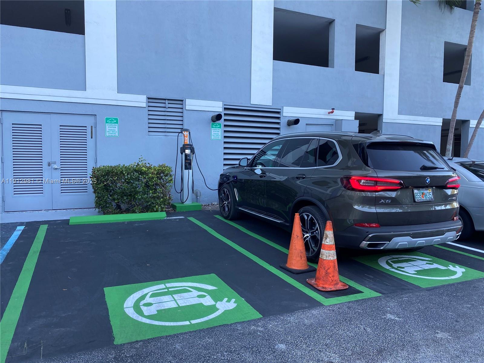 5085 NW 7th St #602 Miami, FL 33126