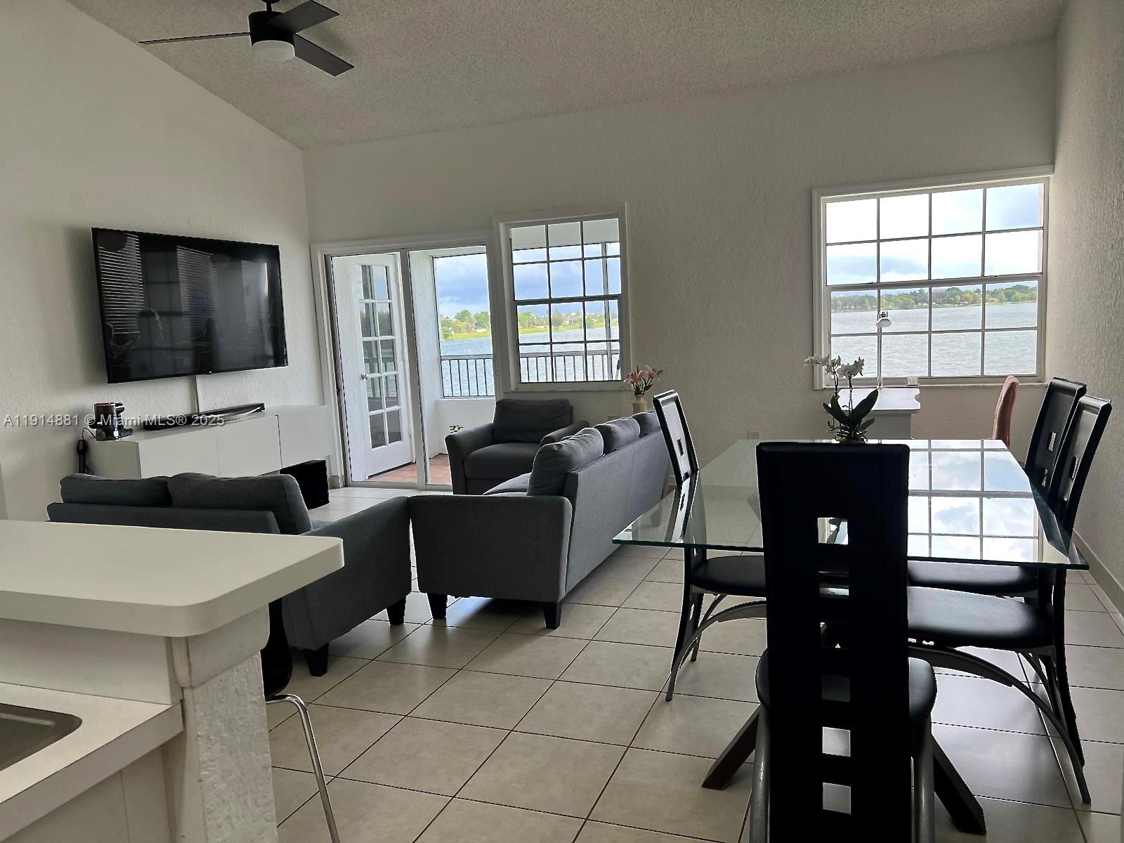 2803 N Oakland Frst Dr #304