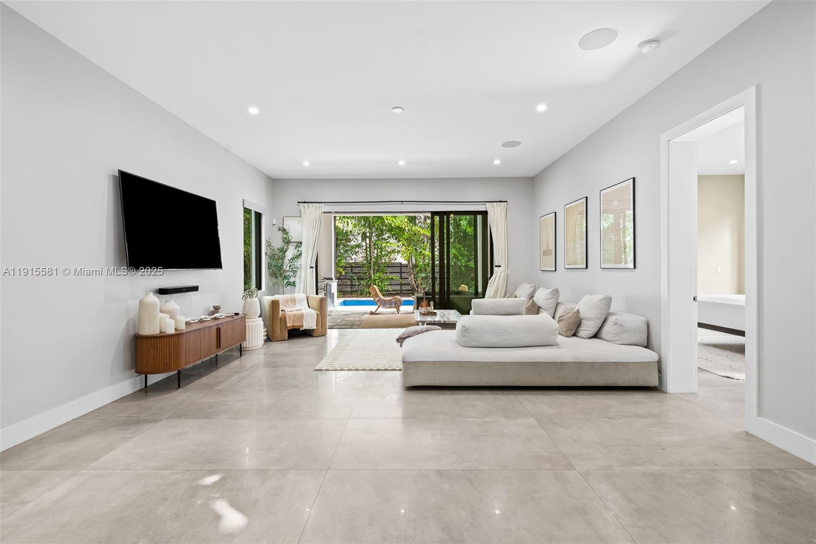 624 N Victoria Park Rd Fort Lauderdale, FL 33304