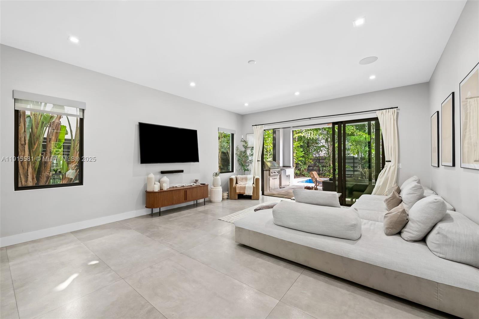 624 N Victoria Park Rd Fort Lauderdale, FL 33304