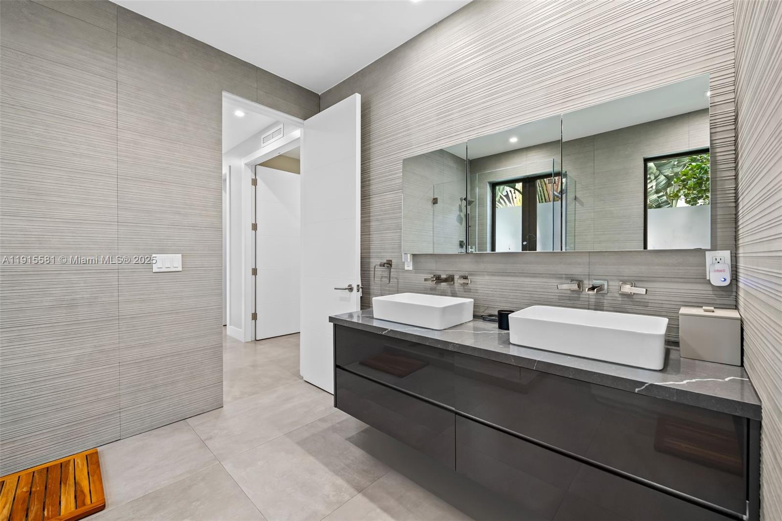 624 N Victoria Park Rd Fort Lauderdale, FL 33304