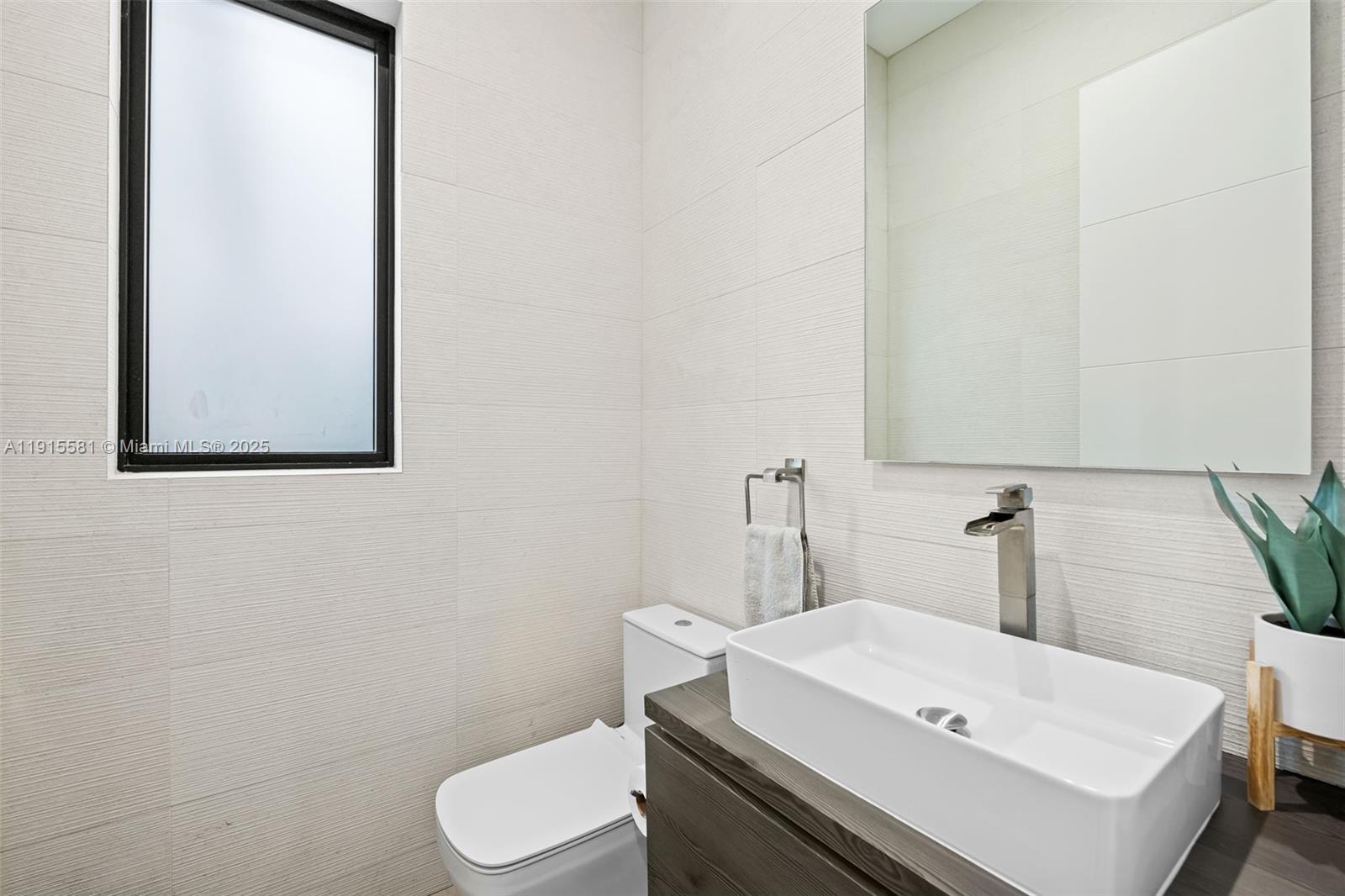 624 N Victoria Park Rd Fort Lauderdale, FL 33304