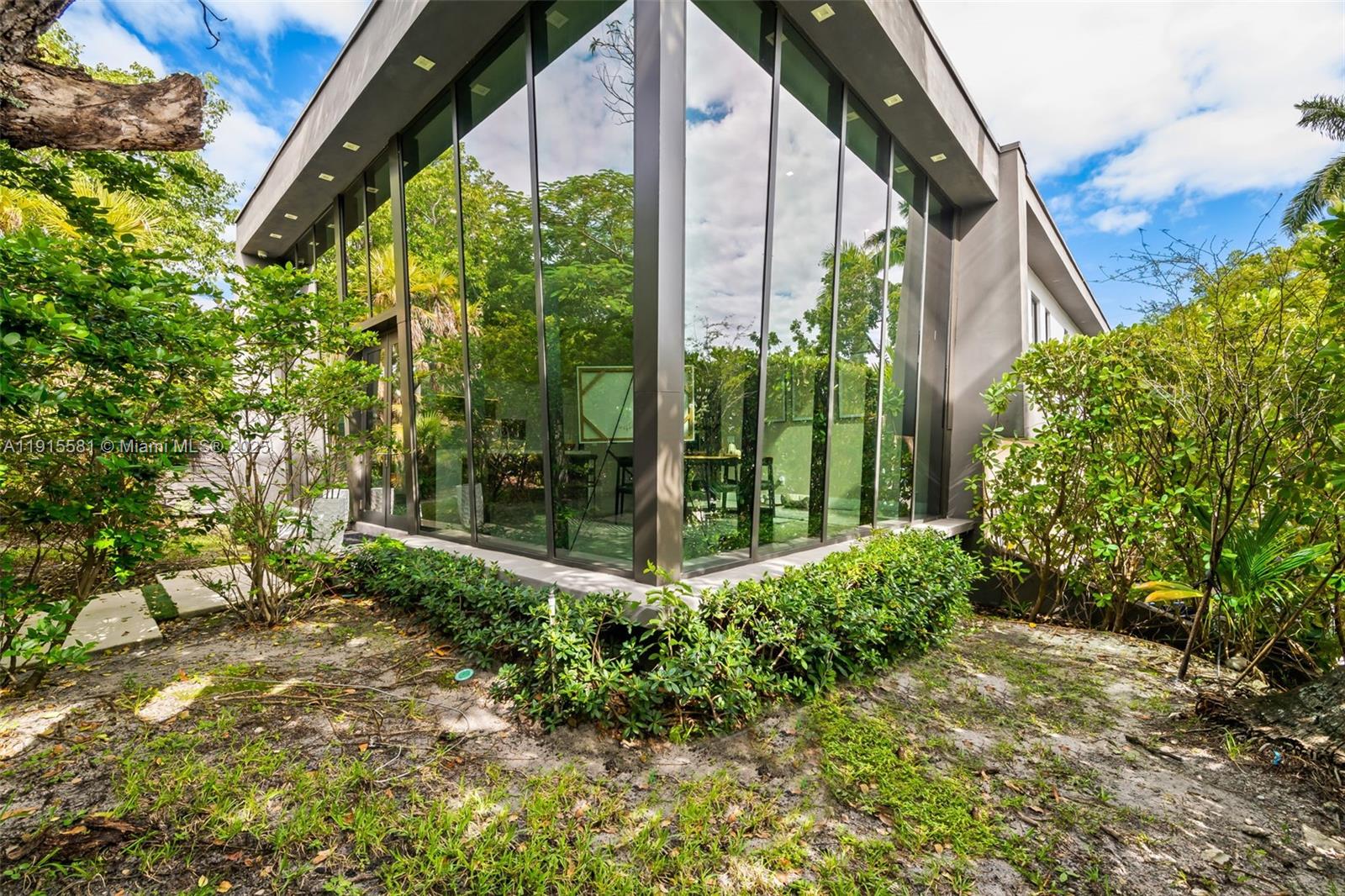 624 N Victoria Park Rd Fort Lauderdale, FL 33304