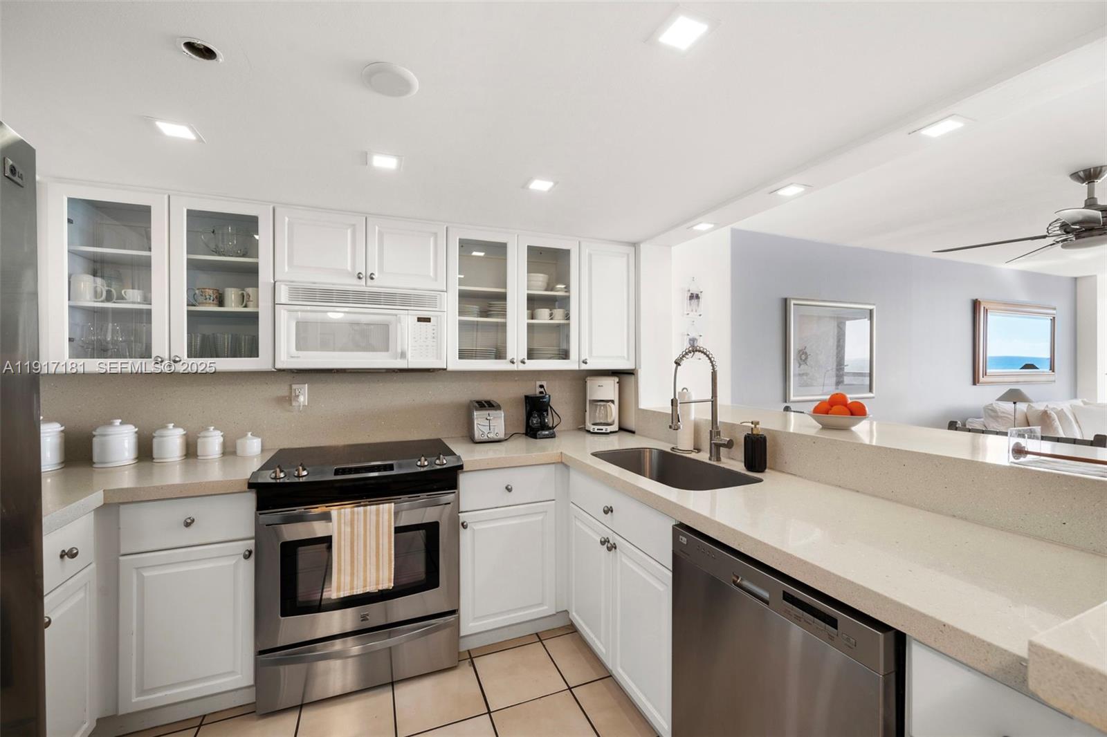 2555 Collins Ave #805 Miami Beach, FL 33140