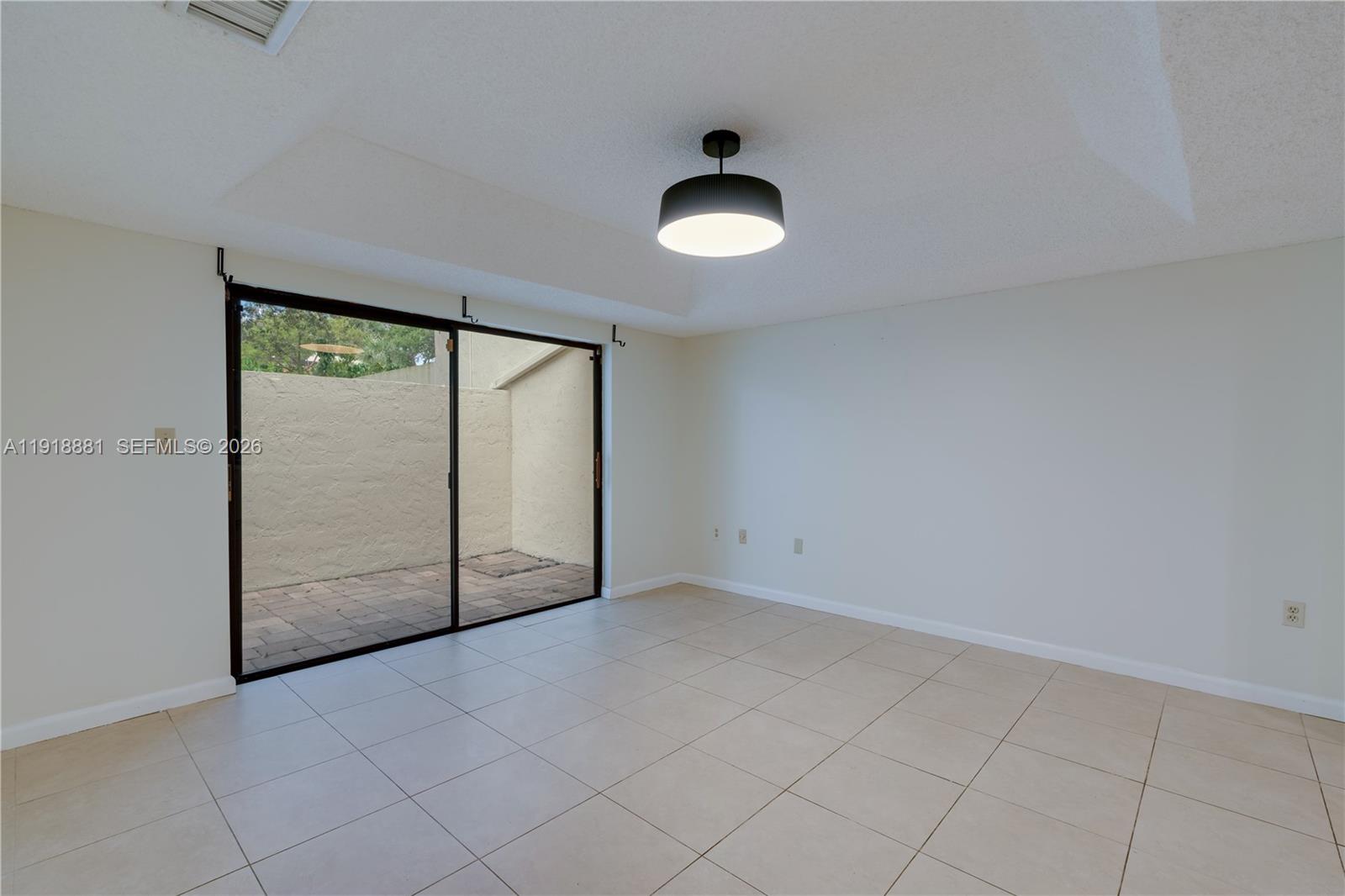 7827 SW 106th Cir #7827 Miami, FL 33173