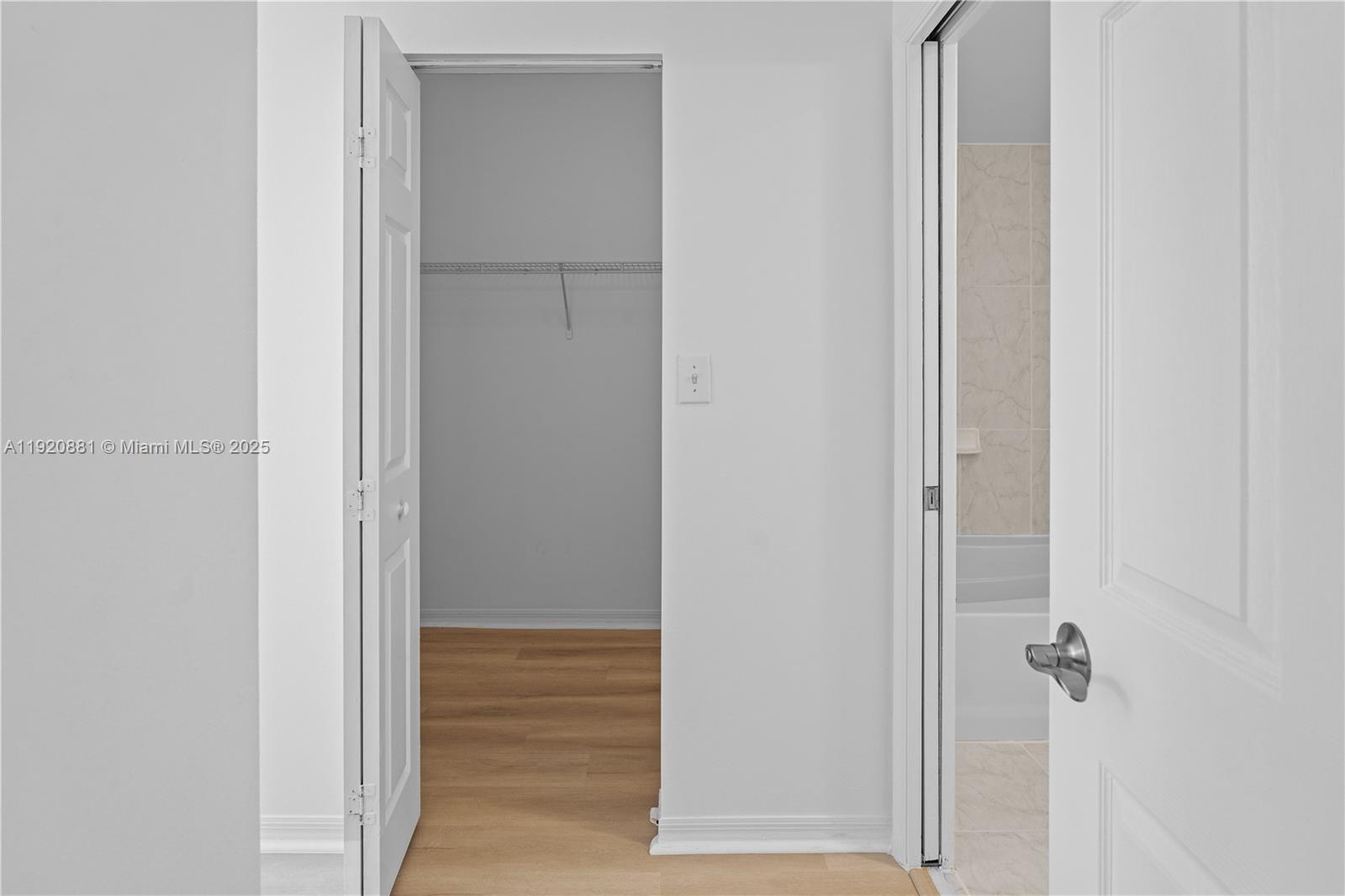 6821 SW 44th St #203 Miami, FL 33155