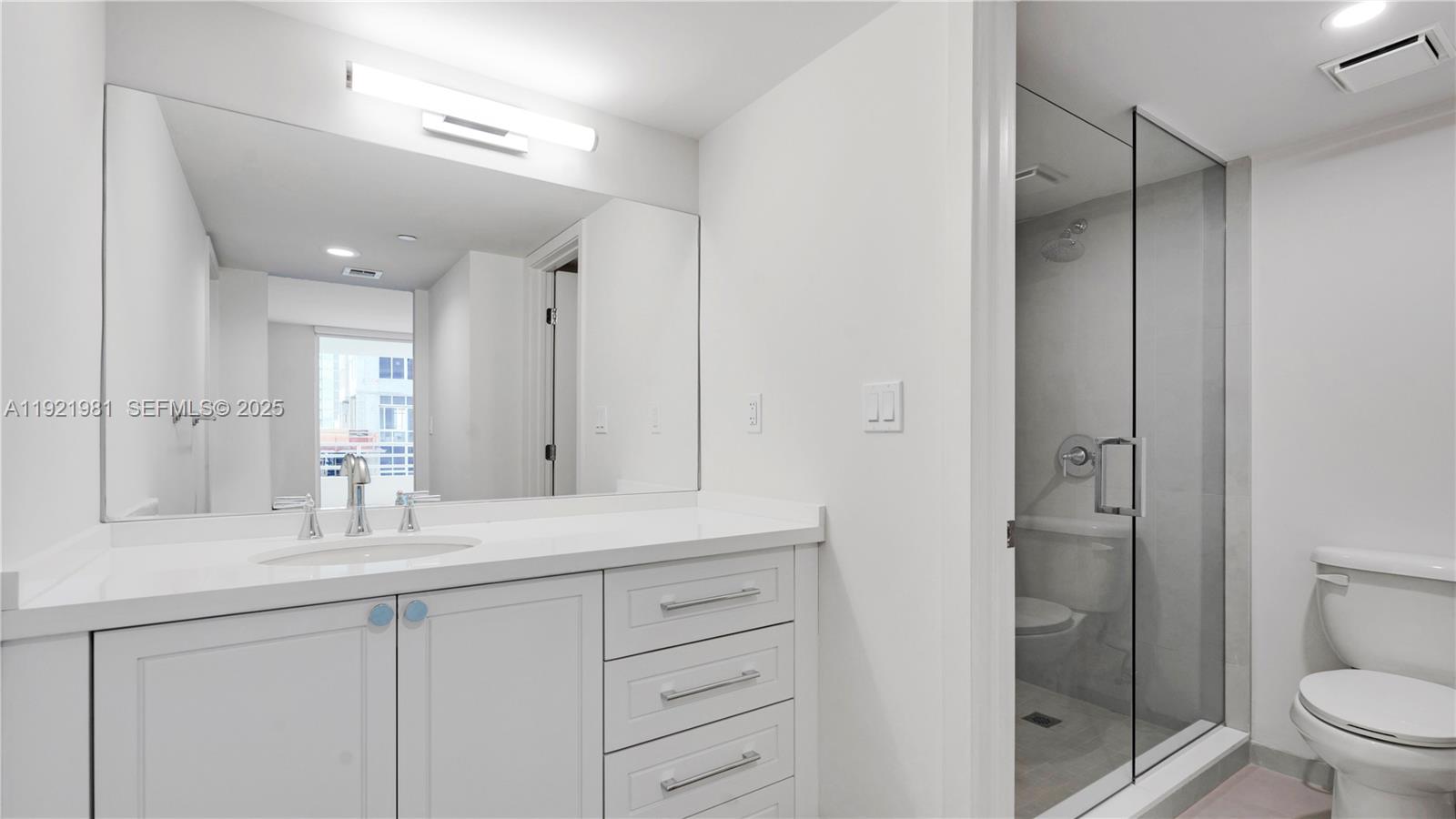 555 NE 34th St #1209 Miami, FL 33137