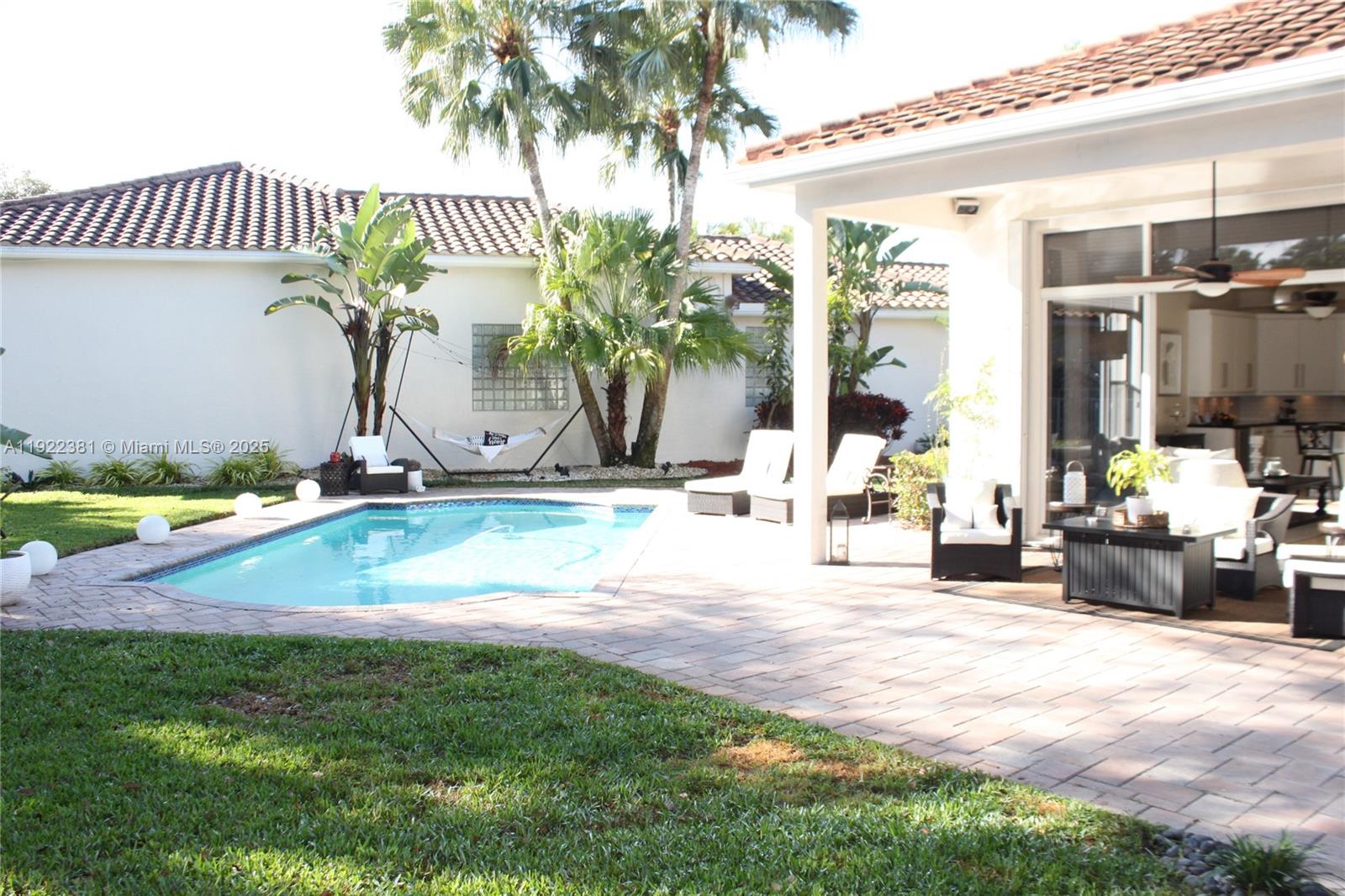 2524 Bay Pointe Ct #2524 Weston, FL 33327