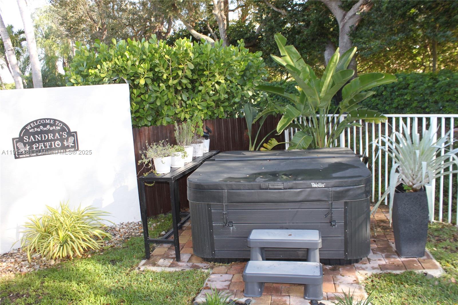 2524 Bay Pointe Ct #2524 Weston, FL 33327