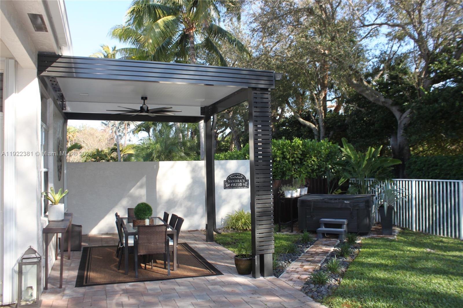 2524 Bay Pointe Ct #2524 Weston, FL 33327