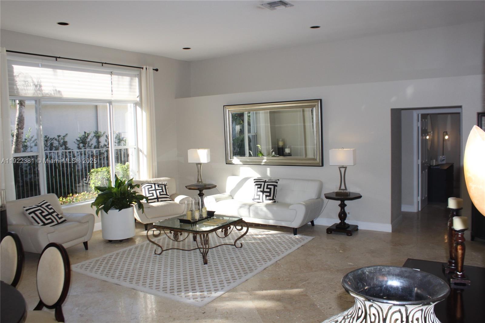 2524 Bay Pointe Ct #2524 Weston, FL 33327