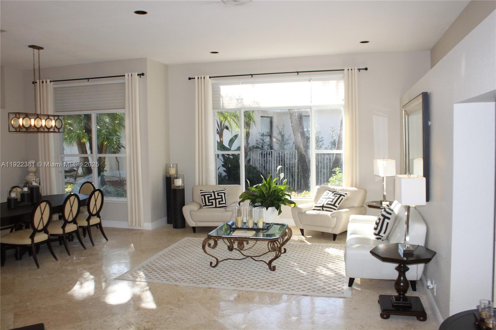 2524 Bay Pointe Ct #2524 Weston, FL 33327