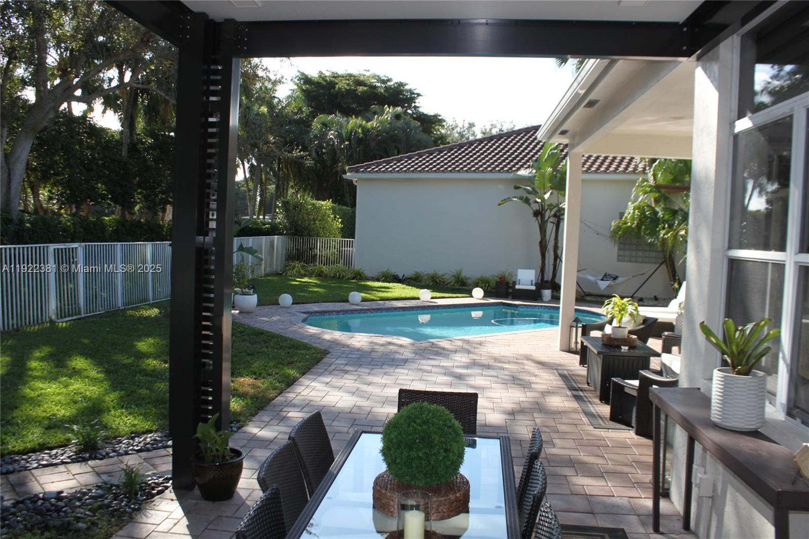 2524 Bay Pointe Ct #2524 Weston, FL 33327