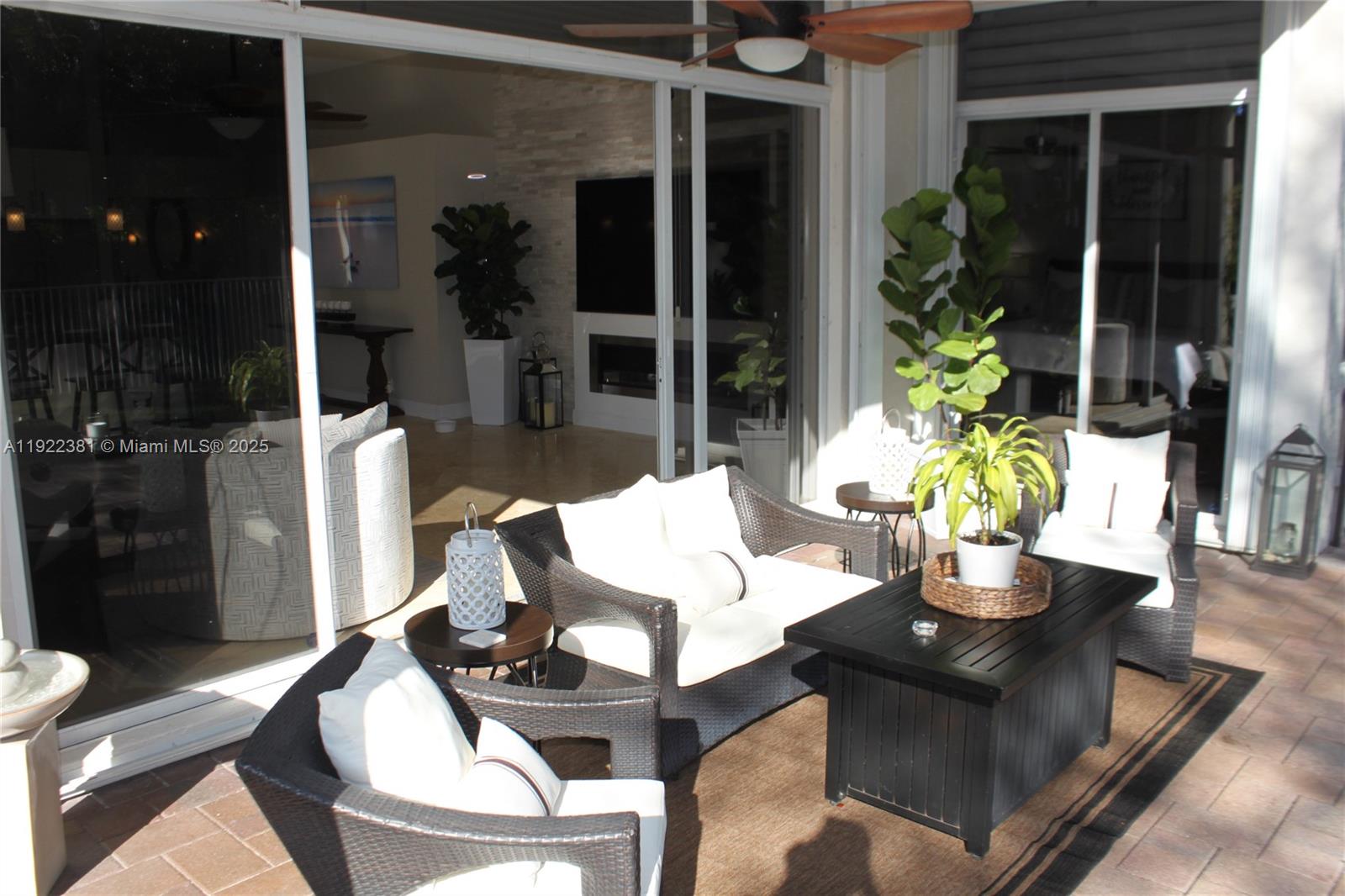 2524 Bay Pointe Ct #2524 Weston, FL 33327