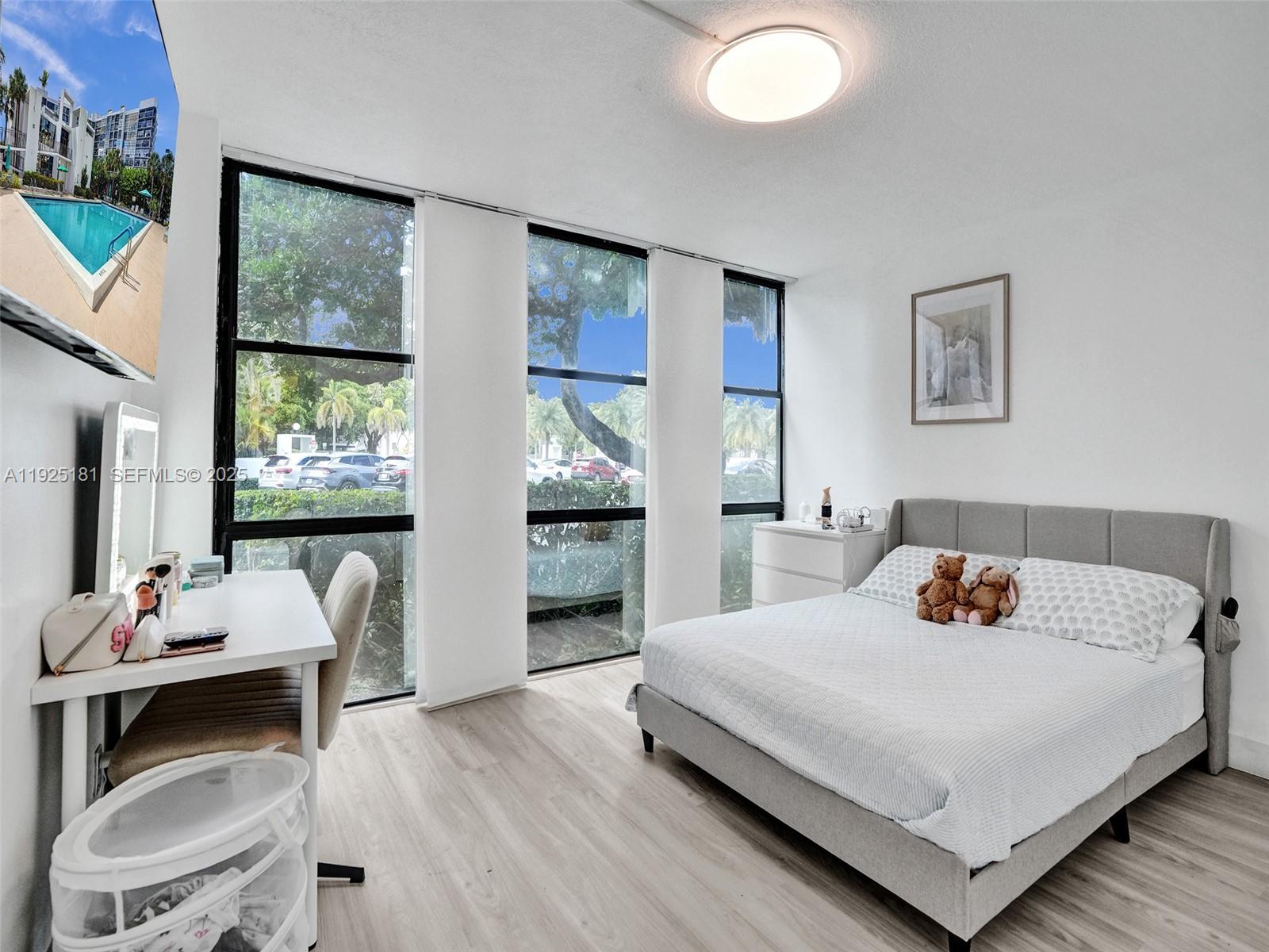 800 Parkview Dr #131 Hallandale Beach, FL 33009