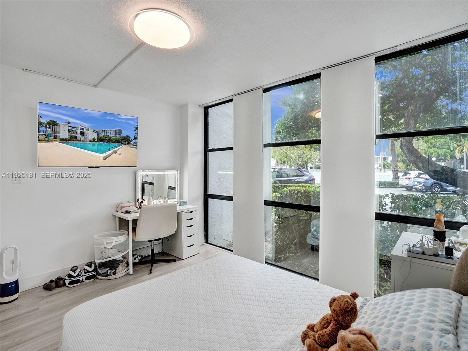 800 Parkview Dr #131 Hallandale Beach, FL 33009