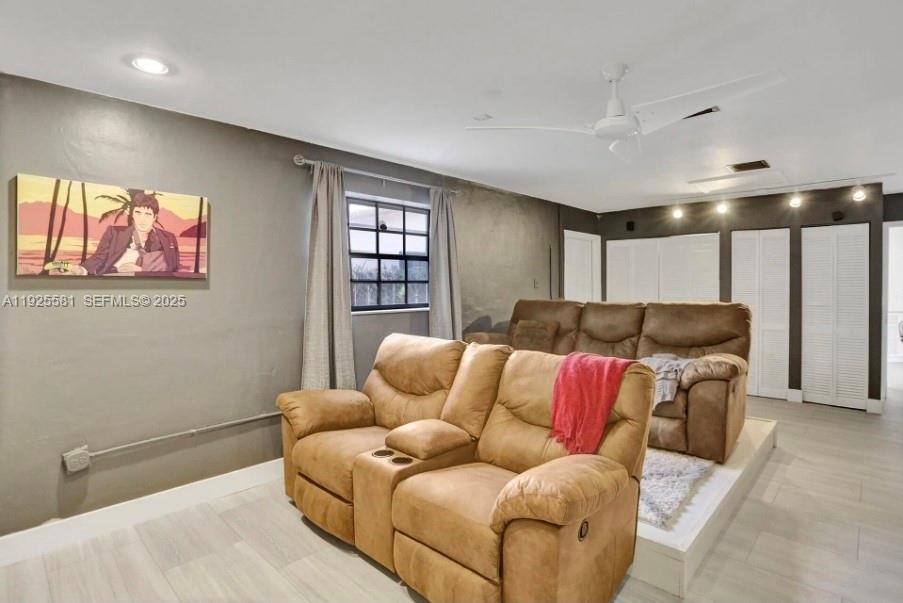 5500 Buchanan St Hollywood, FL 33021