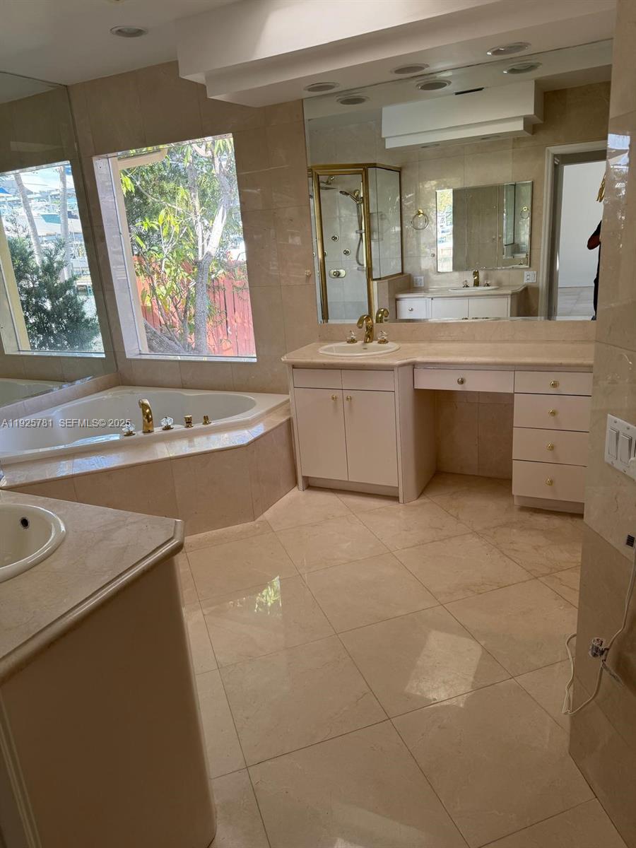 2015 Arch Crk Dr #hse North Miami, FL 33181