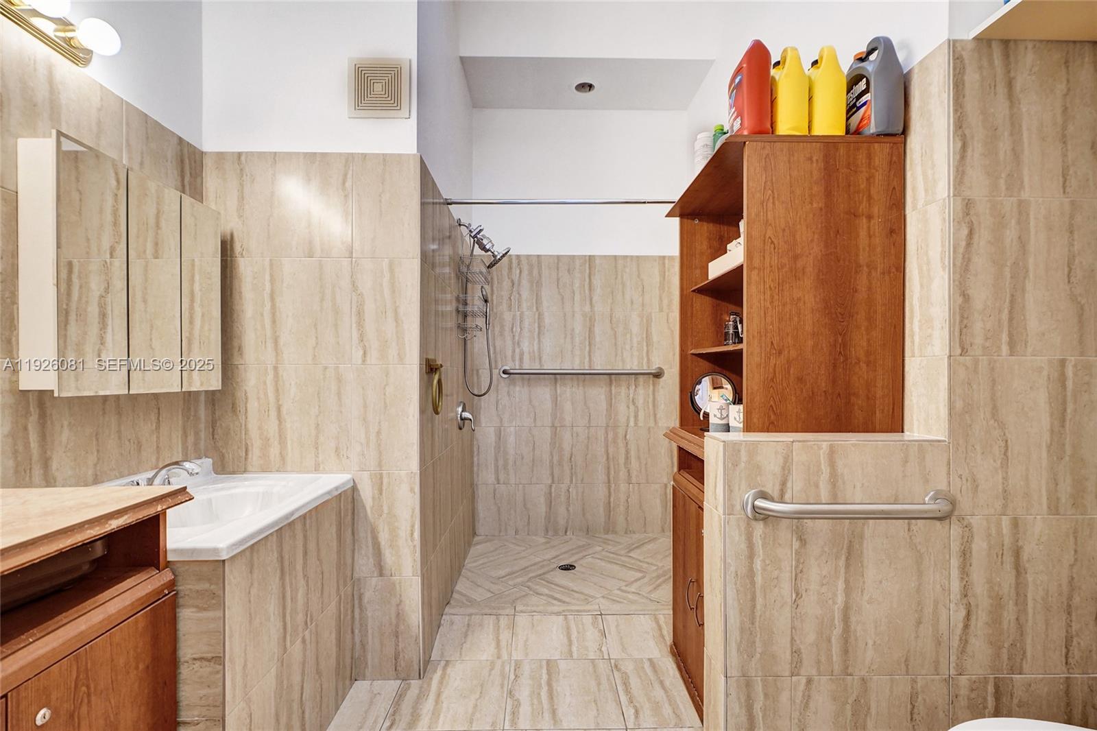 531 Leslie Dr Hallandale Beach, FL 33009