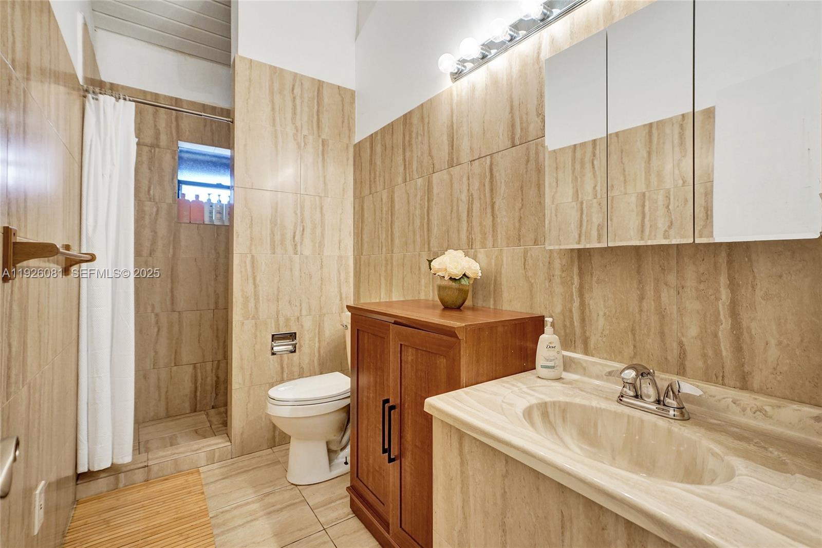 531 Leslie Dr Hallandale Beach, FL 33009