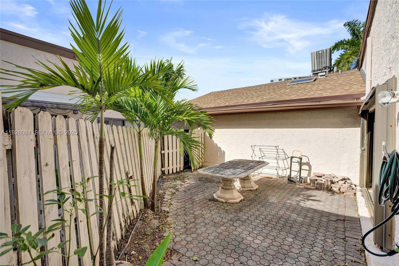 531 Leslie Dr Hallandale Beach, FL 33009