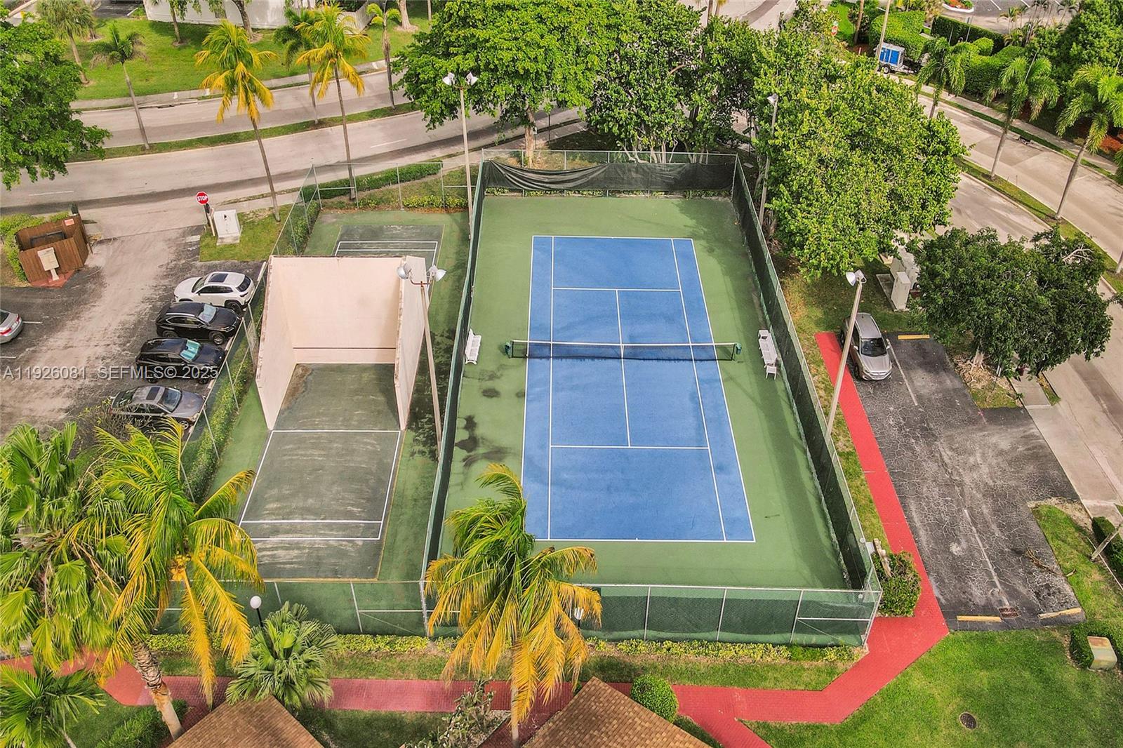 531 Leslie Dr Hallandale Beach, FL 33009