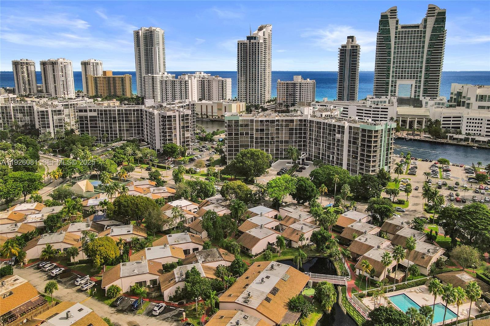 531 Leslie Dr Hallandale Beach, FL 33009