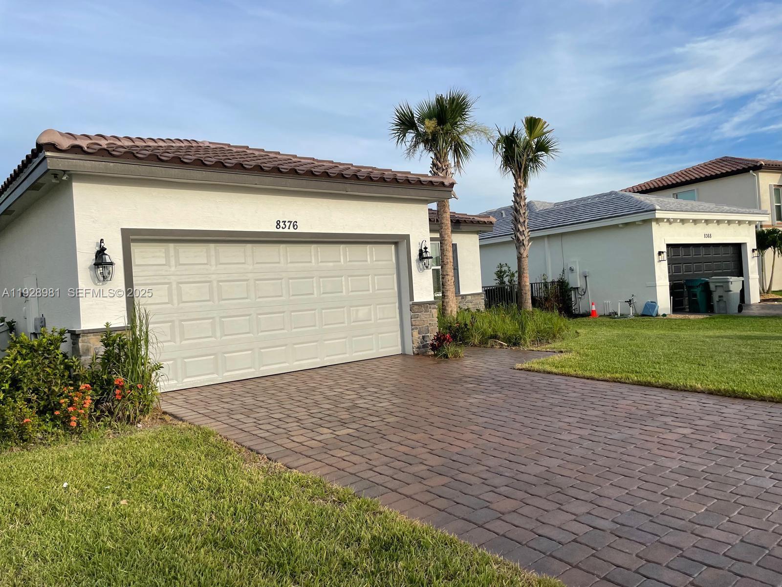 8376 NW Greenbank Cir Port St Lucie, FL 34987