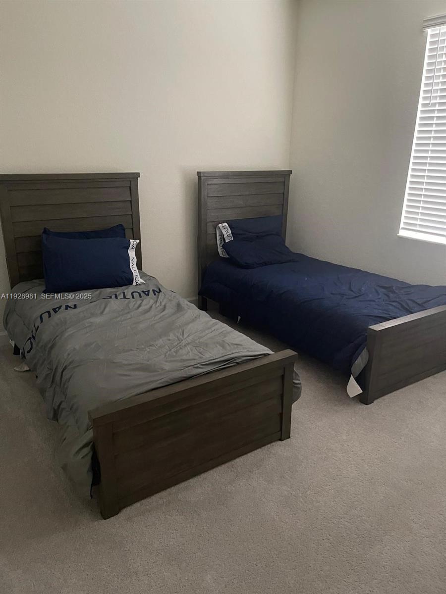 8376 NW Greenbank Cir Port St Lucie, FL 34987