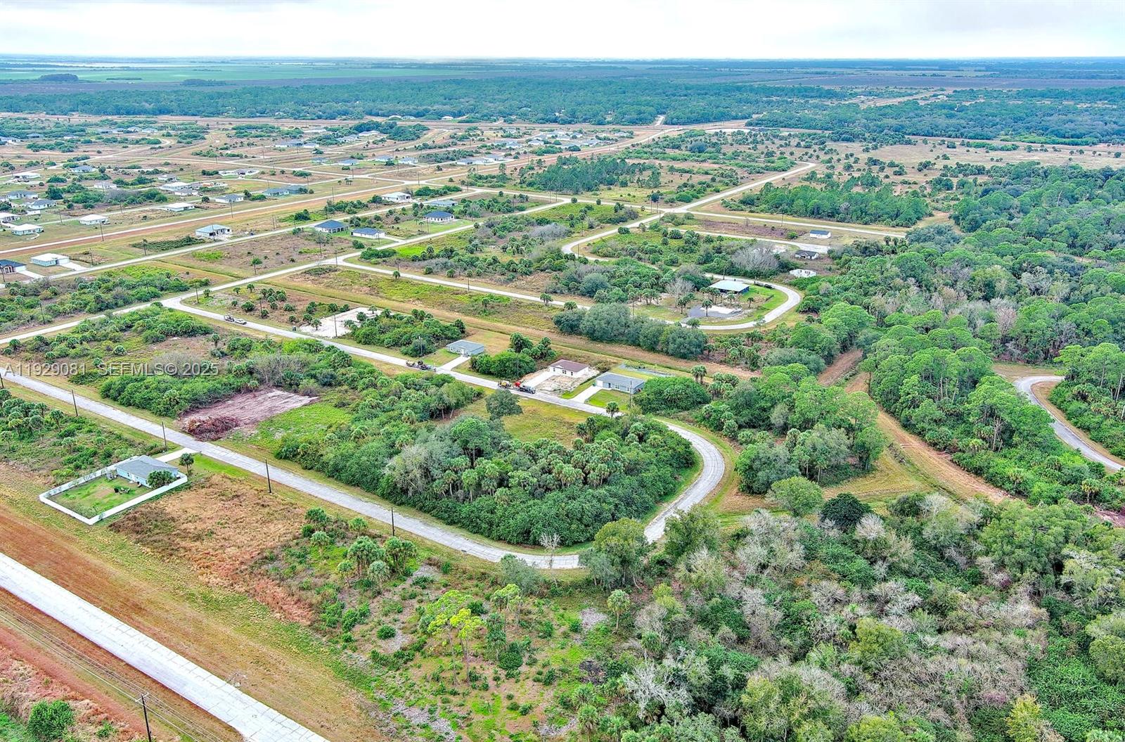 171 Carousel Ave La Belle, FL 33935