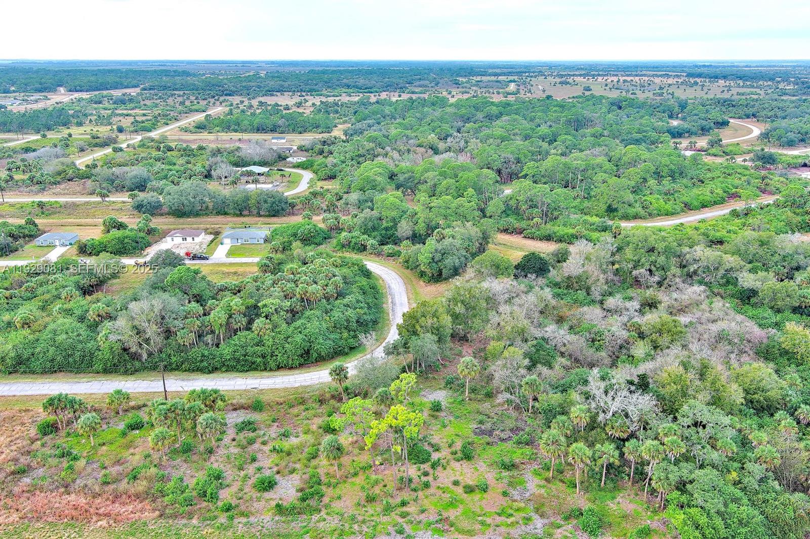 171 Carousel Ave La Belle, FL 33935