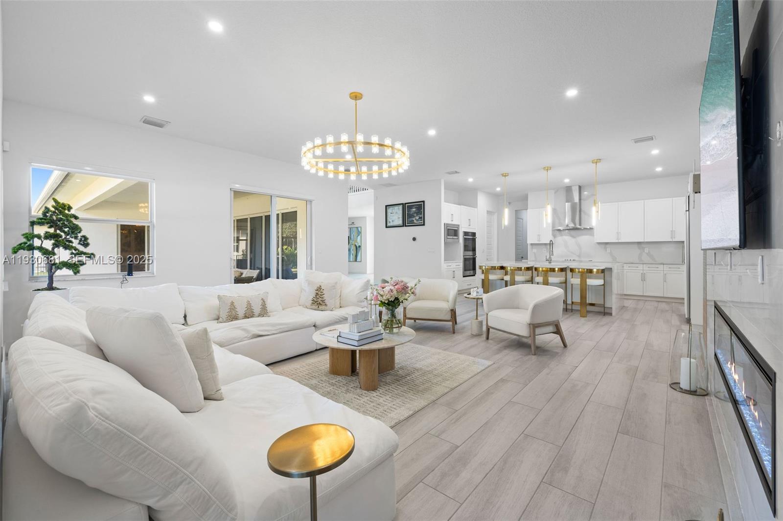 11035 N Sierra Rnch Dr Davie, FL 33324