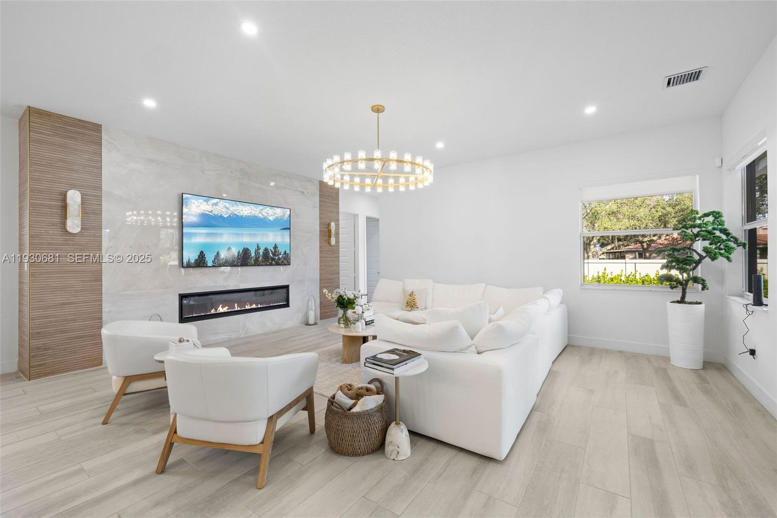 11035 N Sierra Rnch Dr Davie, FL 33324