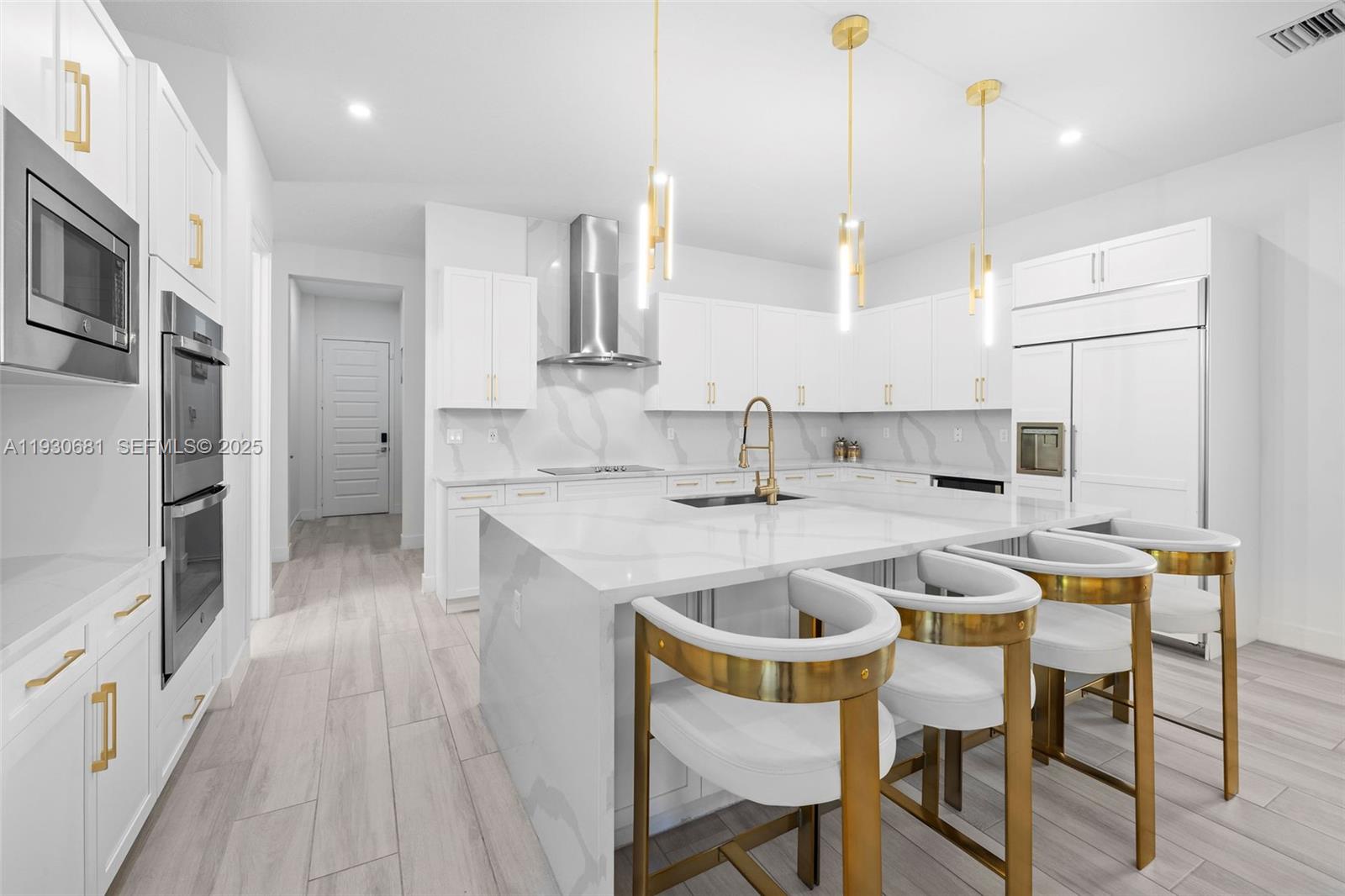 11035 N Sierra Rnch Dr Davie, FL 33324