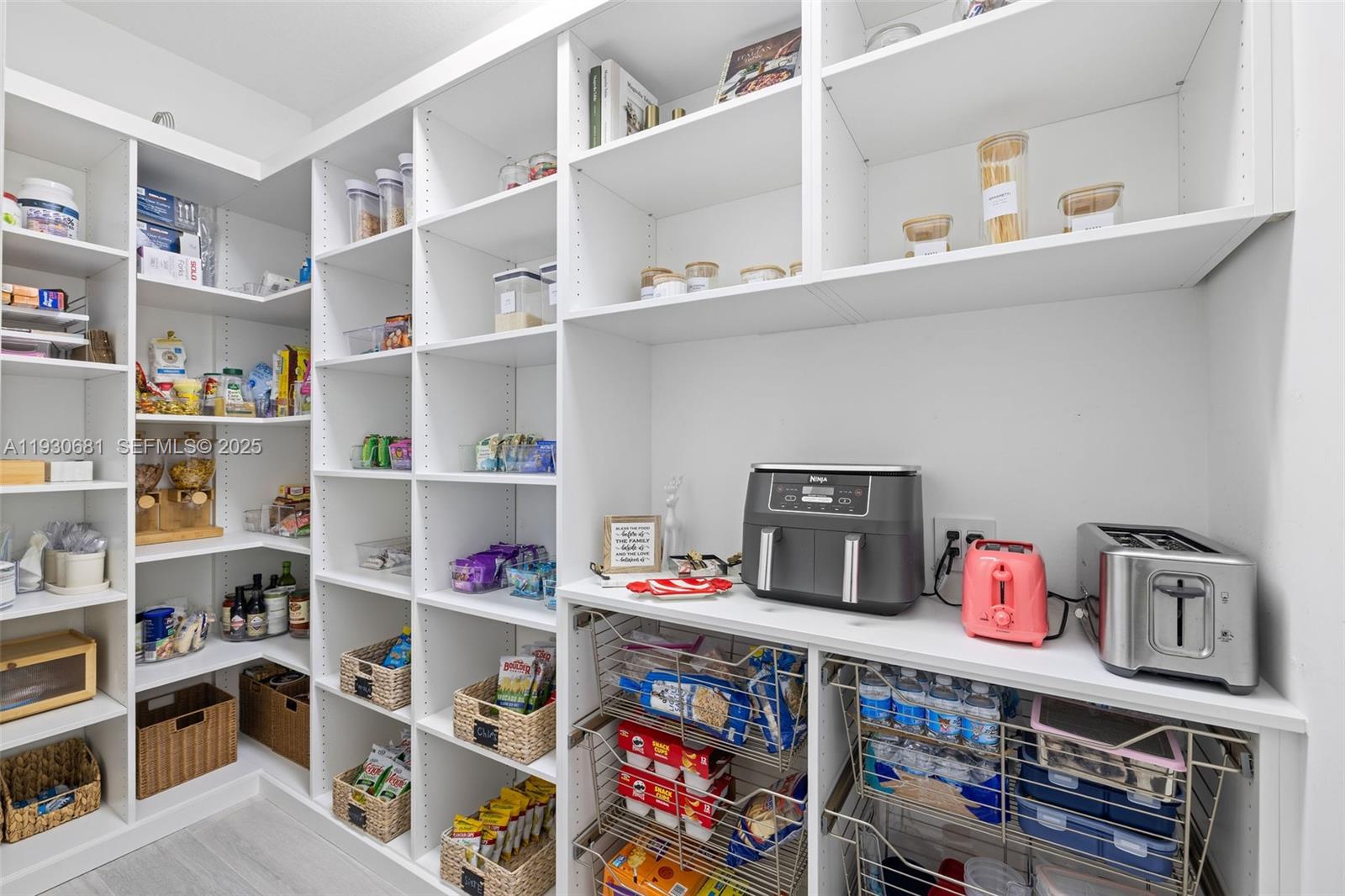 11035 N Sierra Rnch Dr Davie, FL 33324