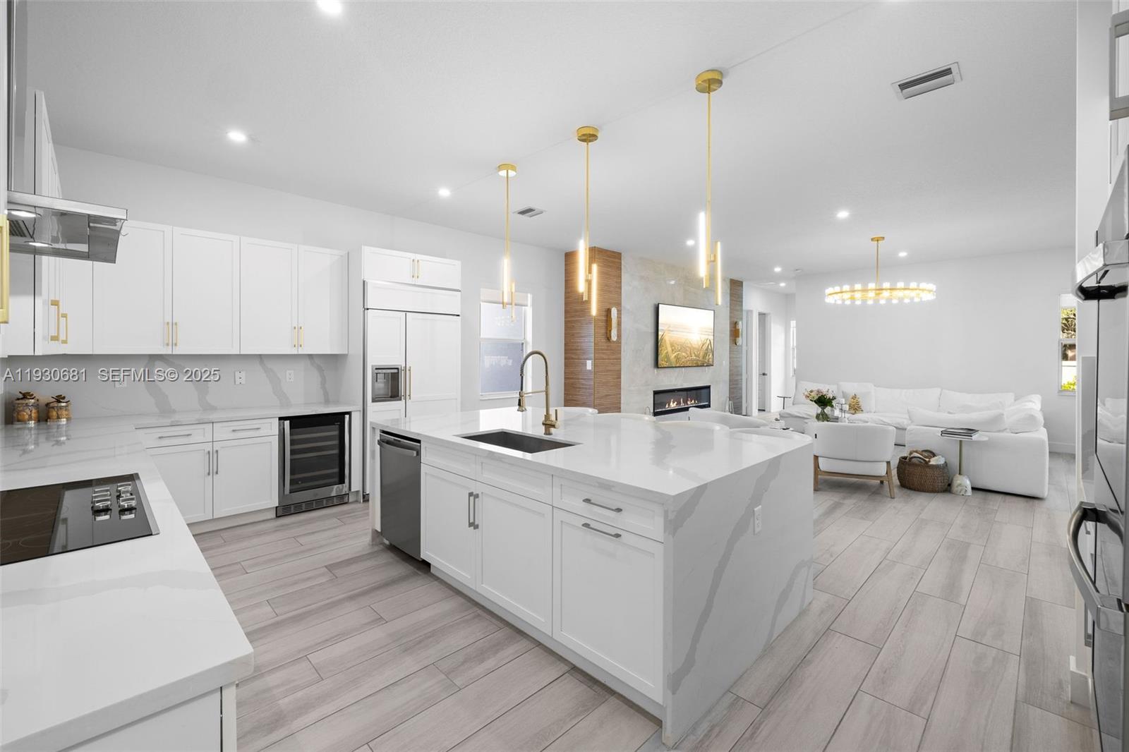 11035 N Sierra Rnch Dr Davie, FL 33324