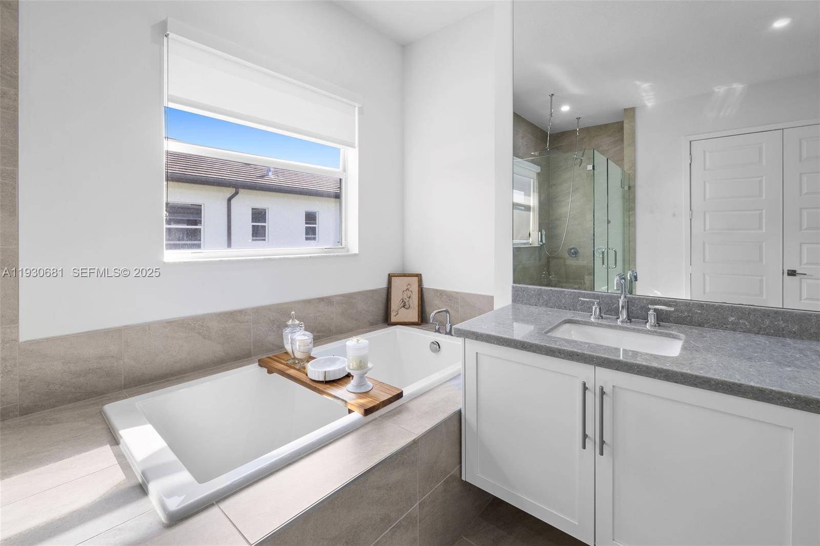 11035 N Sierra Rnch Dr Davie, FL 33324