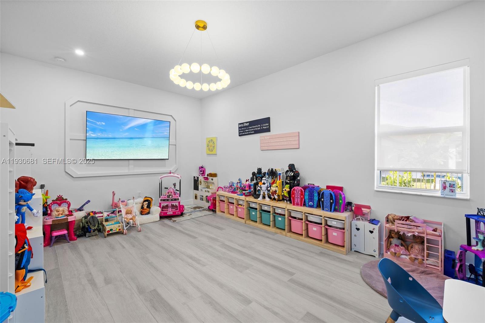 11035 N Sierra Rnch Dr Davie, FL 33324