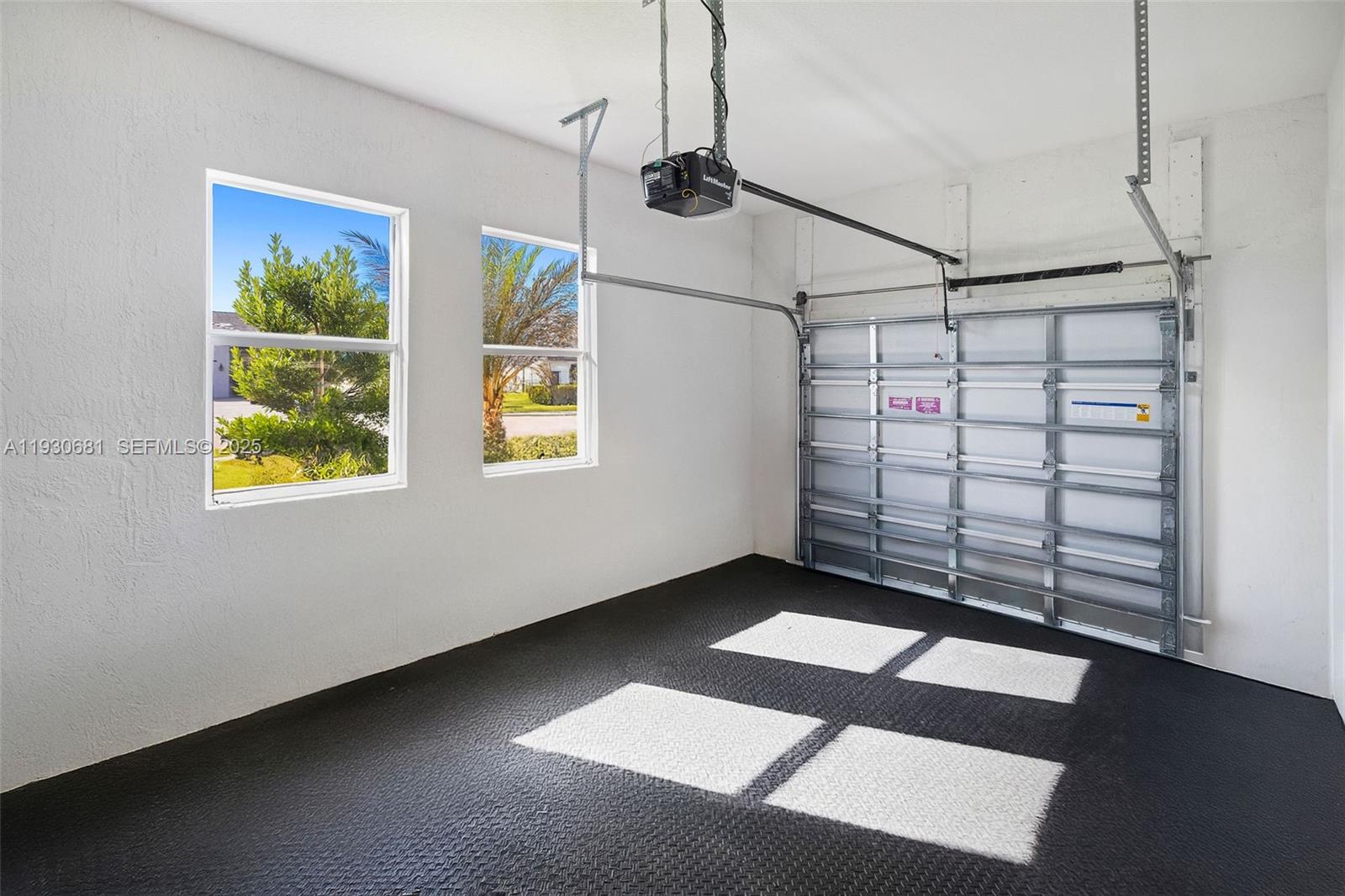 11035 N Sierra Rnch Dr Davie, FL 33324