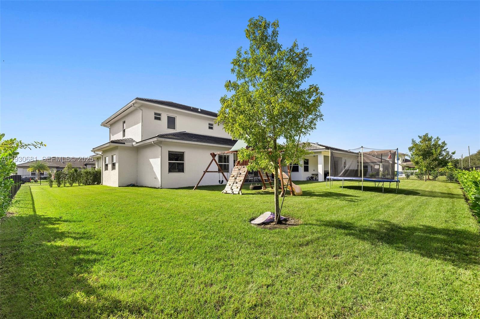 11035 N Sierra Rnch Dr Davie, FL 33324