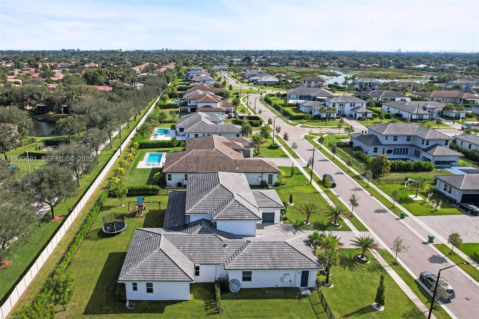 11035 N Sierra Rnch Dr Davie, FL 33324