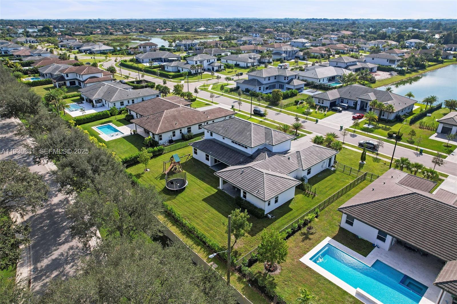 11035 N Sierra Rnch Dr Davie, FL 33324