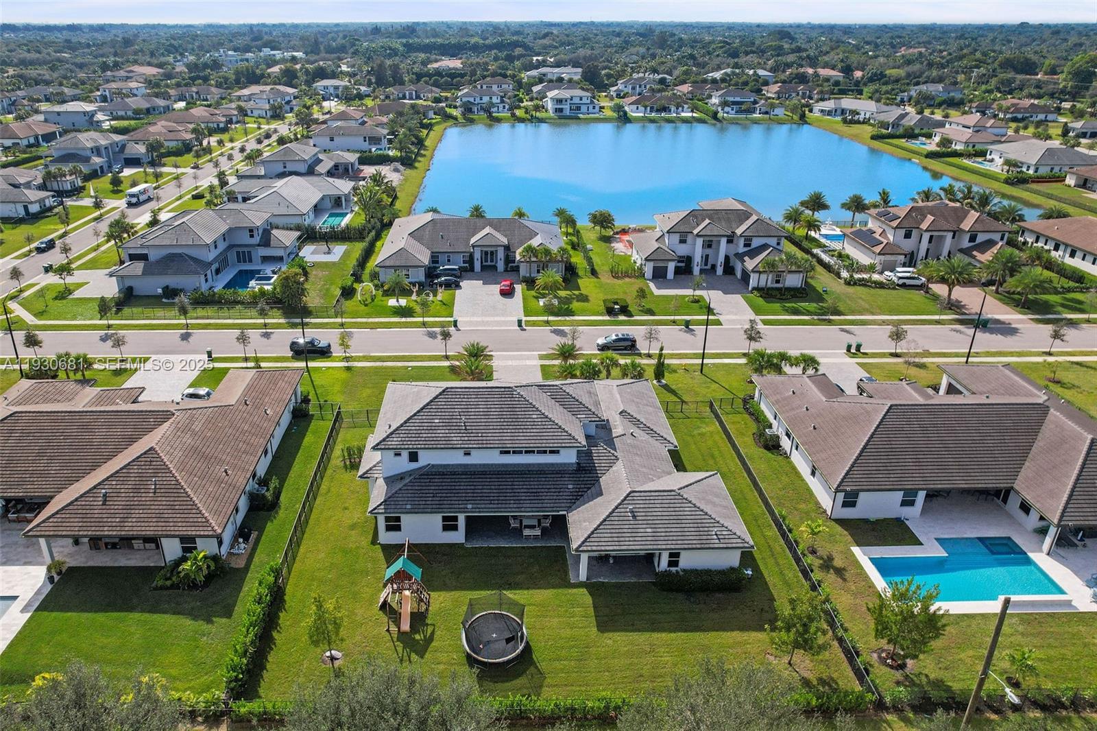 11035 N Sierra Rnch Dr Davie, FL 33324