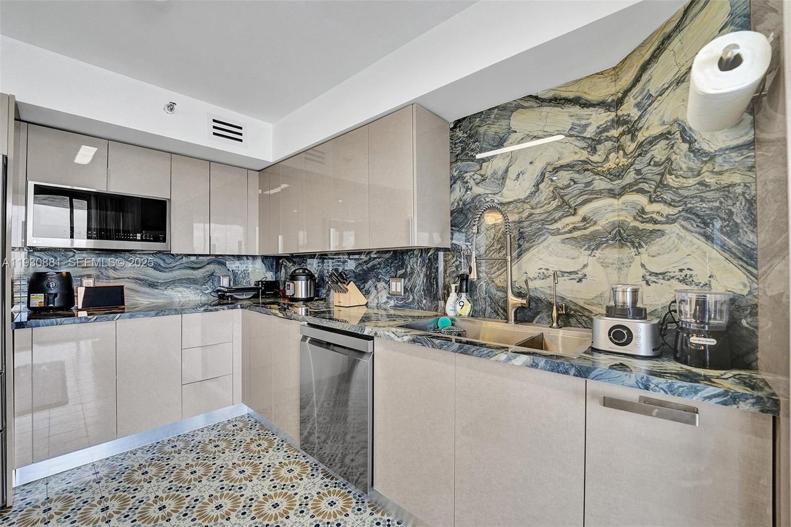 3530 Mystic Pointe Dr #2002 Aventura, FL 33180