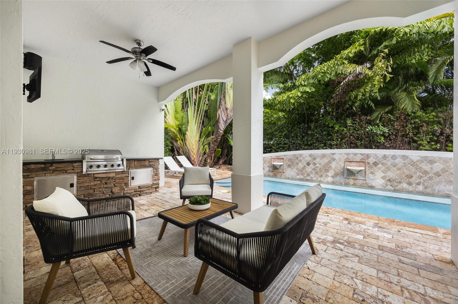 4065 Battersea Rd Coconut Grove, FL 33133